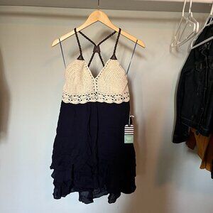 Navey blue and cream knit dress (M) NEW TAGS ON